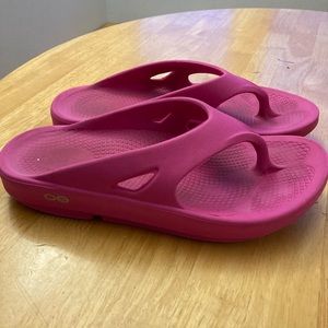 Oofos women’s sandals